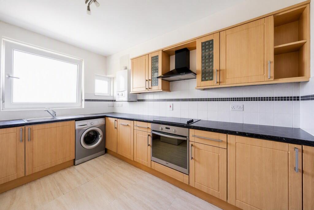 3 bed 1st Floor Flat for rent in Camden Town. From Rochester Place Camden 3 bed 1st Floor Flat for rent in Camden Town. From Rochester Place Camden