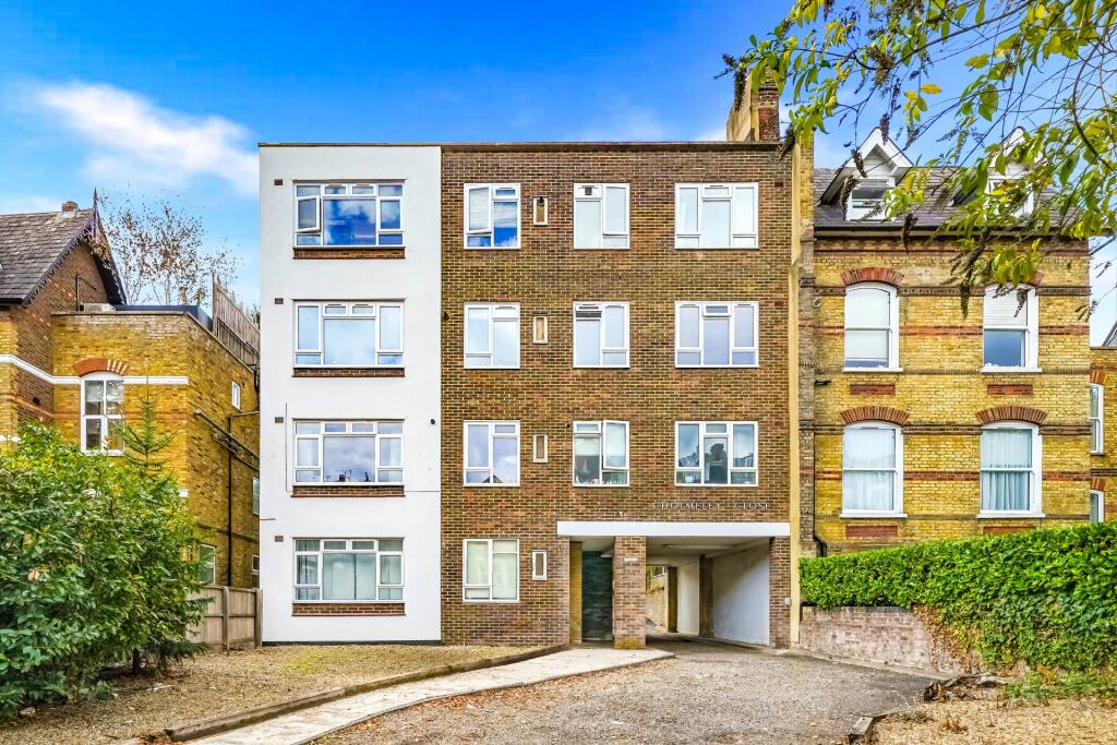 3 bed 1st Floor Flat for rent in Hornsey. From Rochester Place Camden