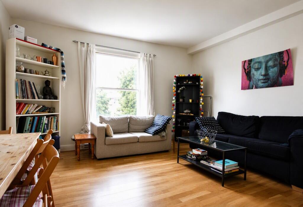 2 bed 1st Floor Flat for rent in Camden Town. From Rochester Place Camden