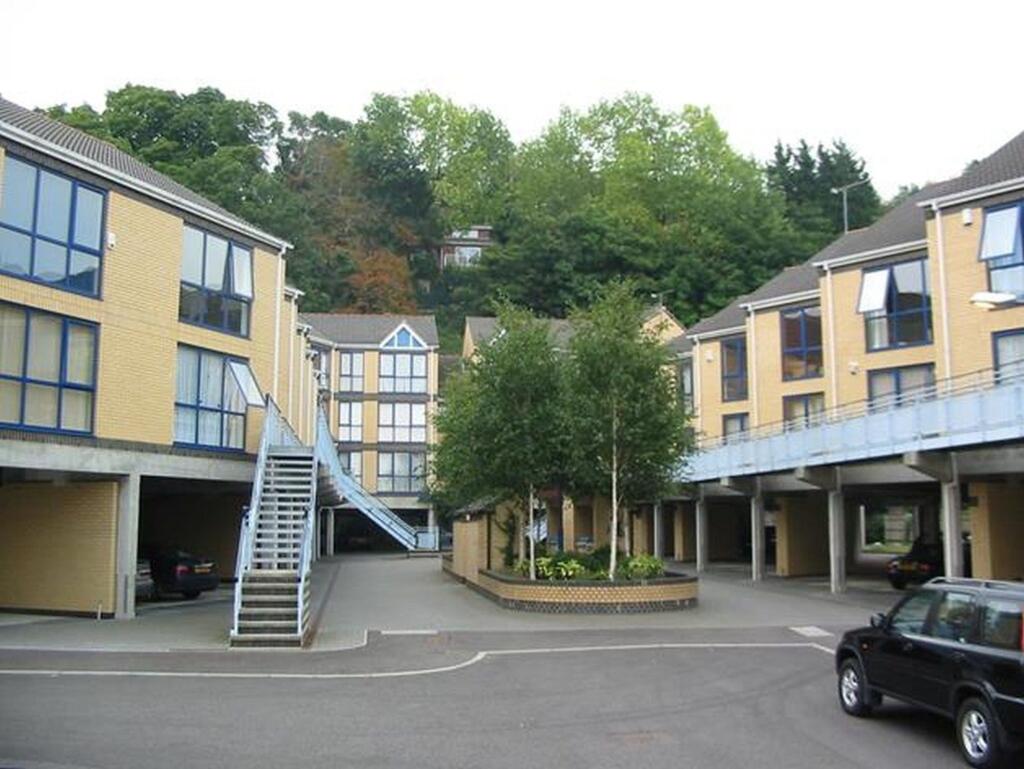 2 bed Apartment for rent in Rochester. From Rochester Lettings - Rochester 2 bed Apartment for rent in Rochester. From Rochester Lettings - Rochester