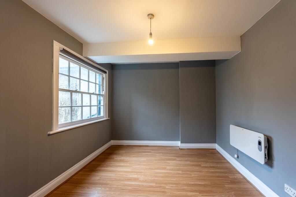 2 bed 1st Floor Flat for rent in Rochester. From Rochester Lettings - Rochester 2 bed 1st Floor Flat for rent in Rochester. From Rochester Lettings - Rochester