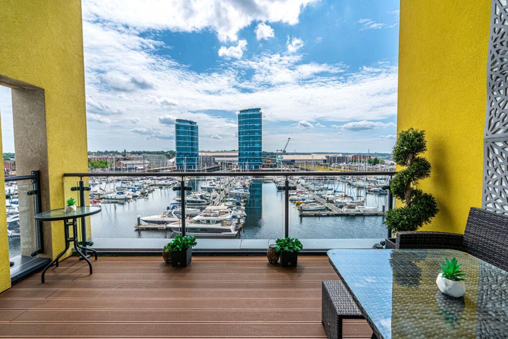 2 bed Apartment for rent in Chatham. From Rochester Lettings - Rochester