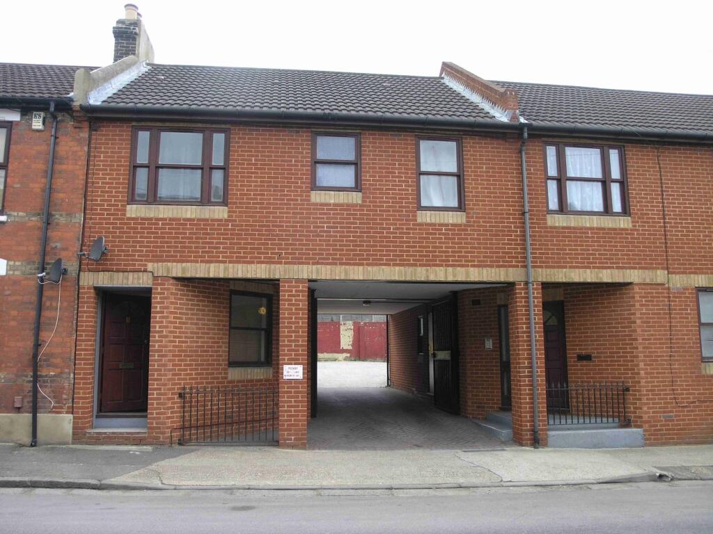 1 bed Apartment for rent in Wouldham. From Rochester Lettings - Rochester