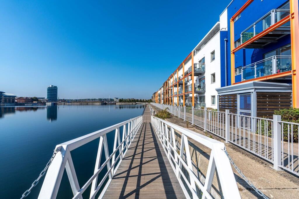 1 bed Apartment for rent in Chatham. From Rochester Lettings - Rochester