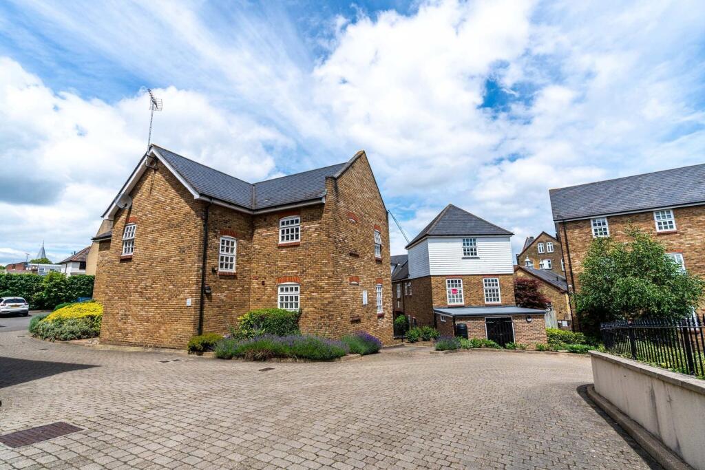 2 bed Apartment for rent in Wouldham. From Rochester Lettings - Rochester