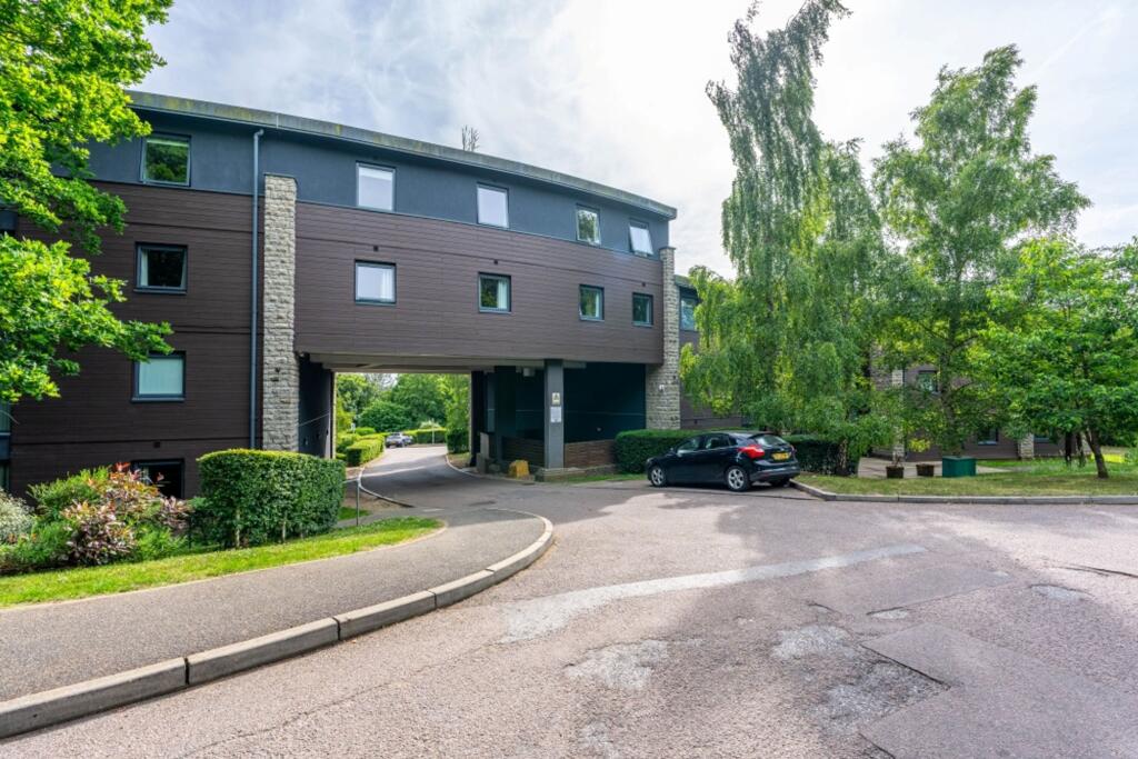 1 bed Apartment for rent in Boxley. From Rochester Lettings - Rochester