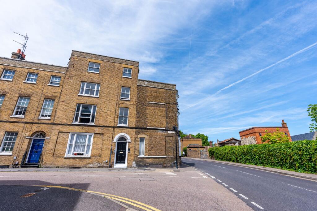 1 bed 1st Floor Flat for rent in Wouldham. From Rochester Lettings - Rochester 1 bed 1st Floor Flat for rent in Wouldham. From Rochester Lettings - Rochester