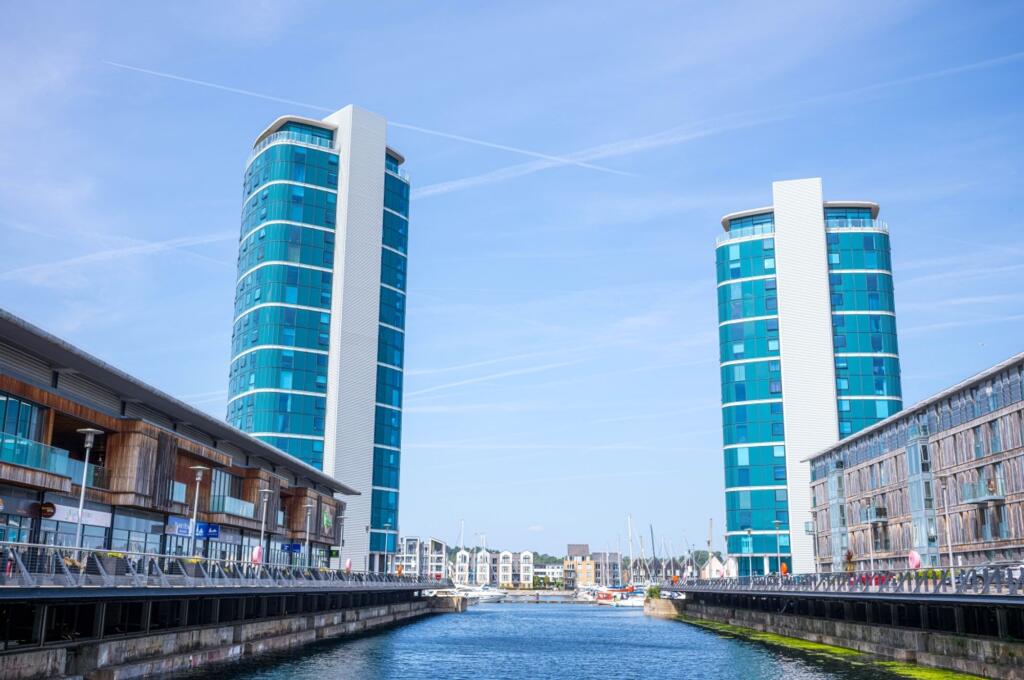 2 bed Apartment for rent in Chatham. From Rochester Lettings - Rochester 2 bed Apartment for rent in Chatham. From Rochester Lettings - Rochester