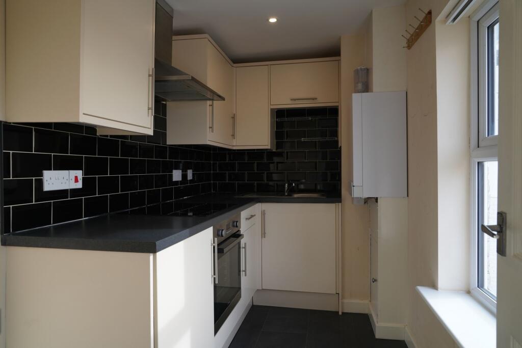 2 bed Apartment for rent in Rochester. From Rochester Lettings - Rochester