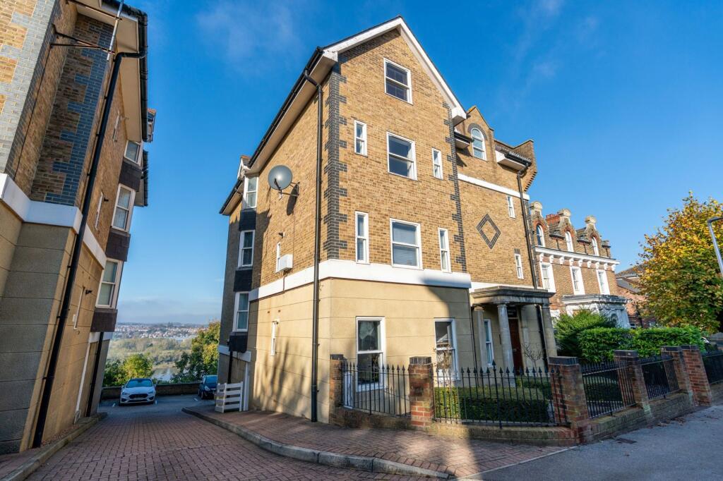 1 bed 1st Floor Flat for rent in Wouldham. From Rochester Lettings - Rochester