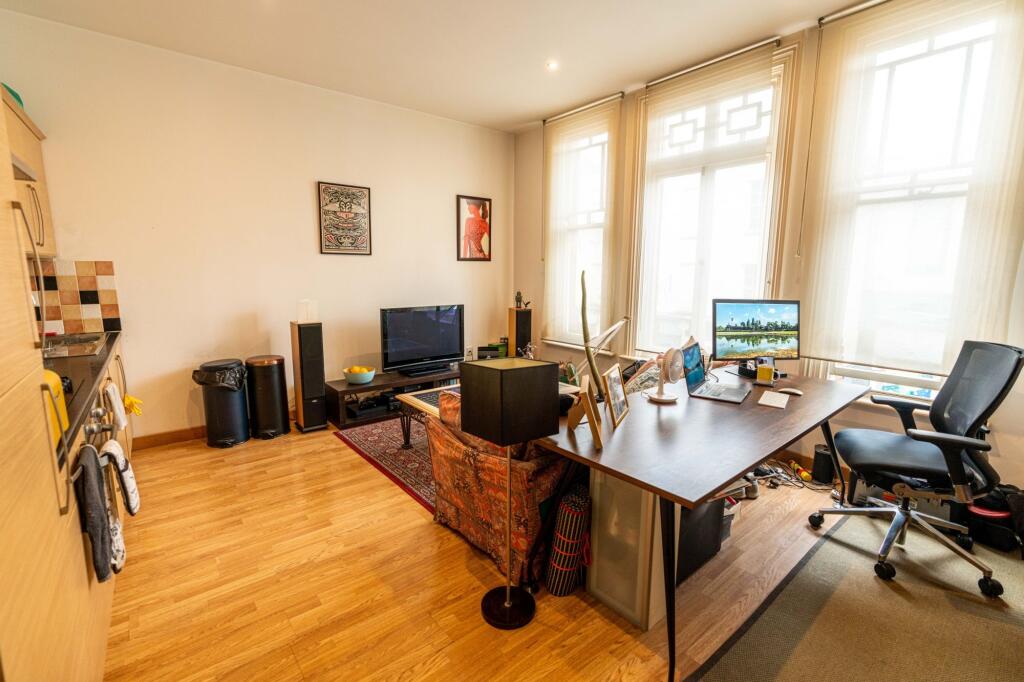 1 bed Apartment for rent in Rochester. From Rochester Lettings - Rochester