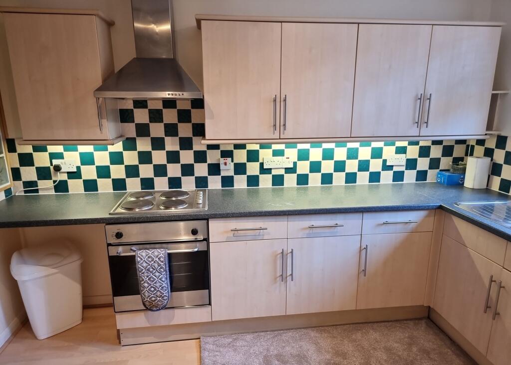 3 bed Mid Terraced House for rent in Rochester. From Rochester Lettings - Rochester 3 bed Mid Terraced House for rent in Rochester. From Rochester Lettings - Rochester