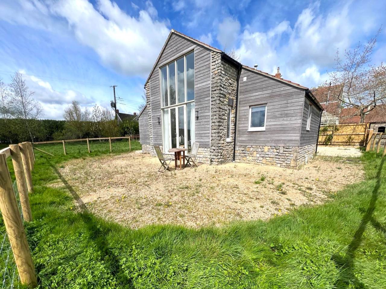 3 bed Detached House for rent in Ditcheat. From Lettings-R-Us Frome