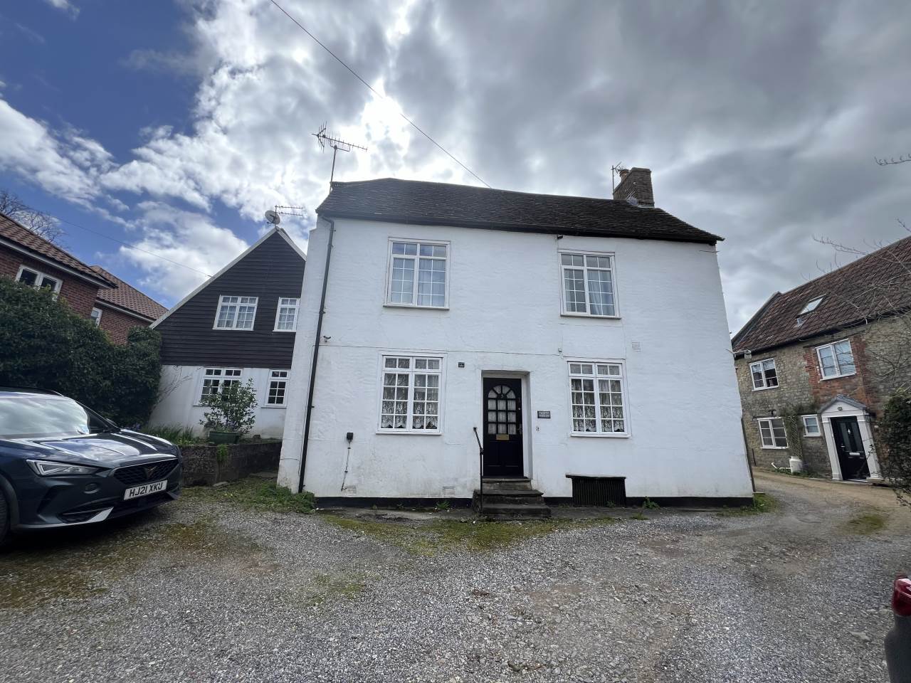 2 bed Flat for rent in Warminster. From Lettings-R-Us Frome