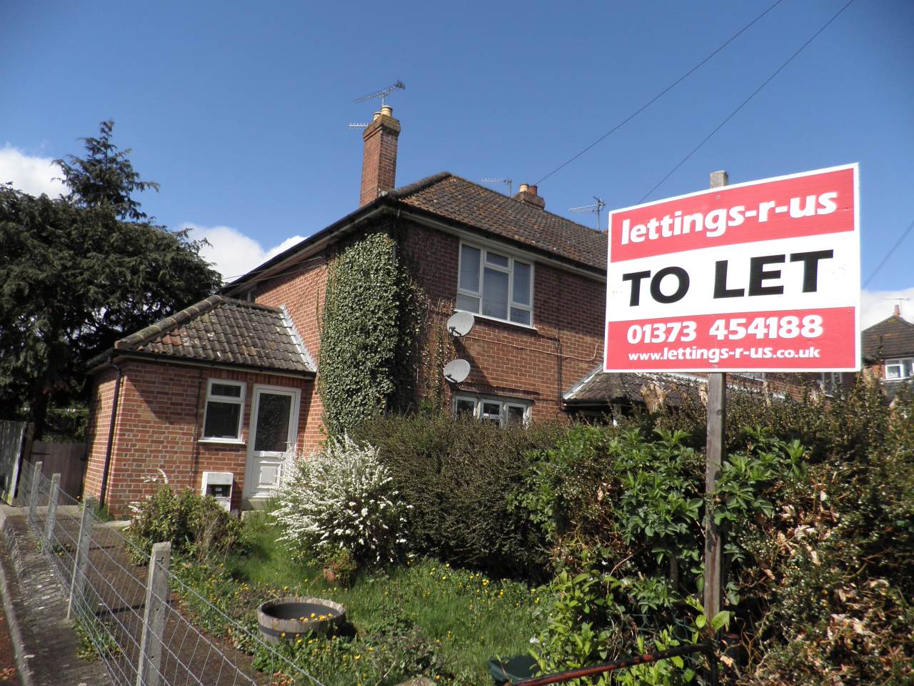 2 bed 1st Floor Flat for rent in Bruton. From lettings-r-us - Frome