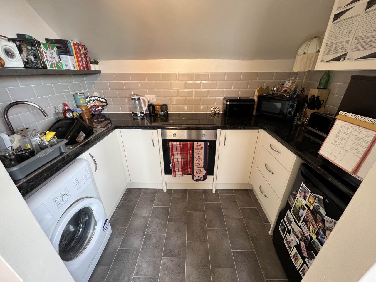 1 bed 1st Floor Flat for rent in Frome. From lettings-r-us - Frome