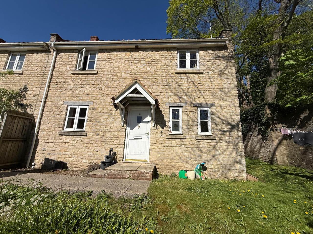 3 bed House (unspecified) for rent in Frome. From lettings-r-us - Frome