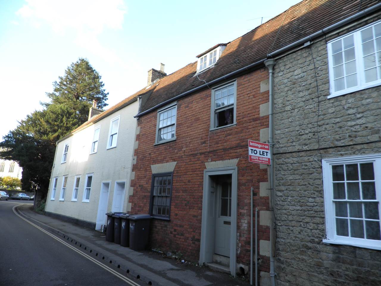0 bed Studio for rent in Warminster. From lettings-r-us - Frome
