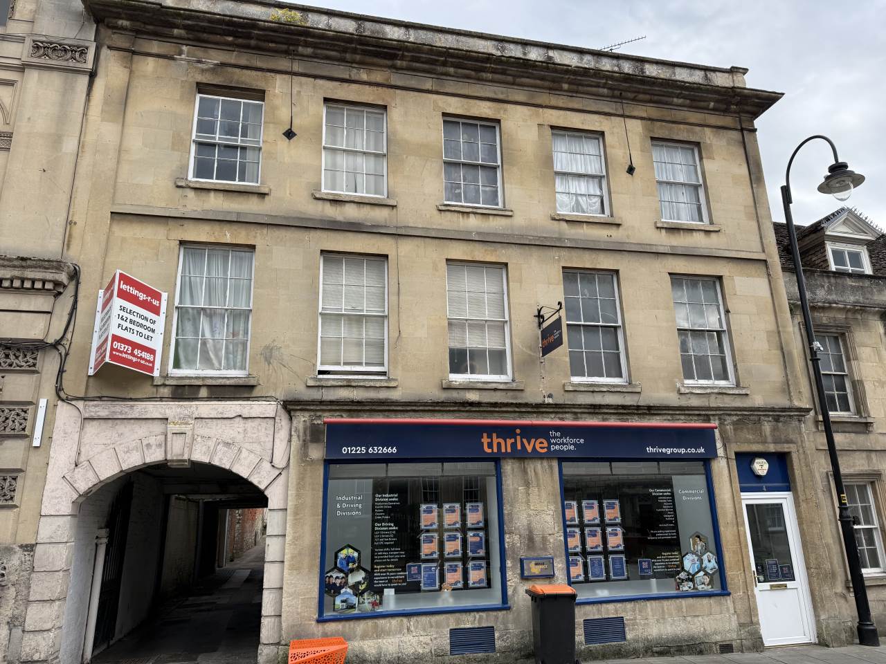2 bed 1st Floor Flat for rent in Trowbridge. From lettings-r-us - Frome