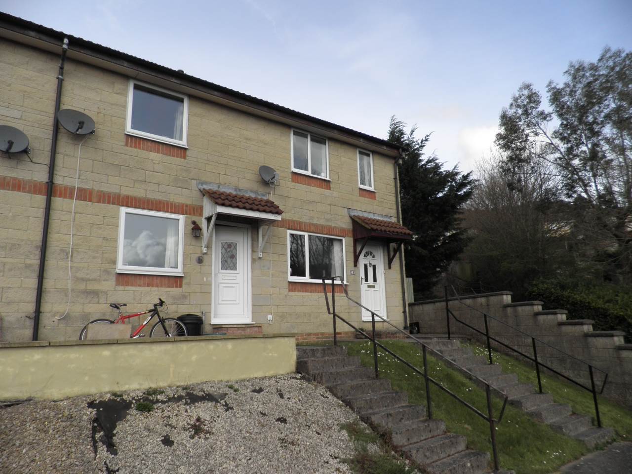 2 bed House (unspecified) for rent in Radstock. From lettings-r-us - Frome