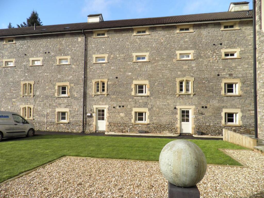 3 bed 1st Floor Flat for rent in Oakhill. From lettings-r-us - Frome