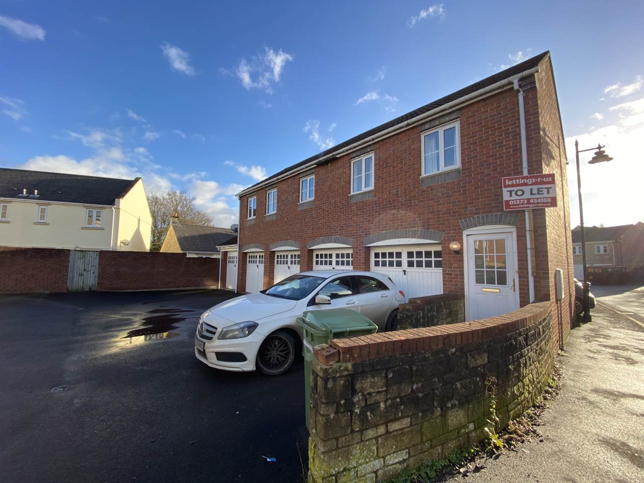 2 bed 1st Floor Flat for rent in Frome. From lettings-r-us - Frome