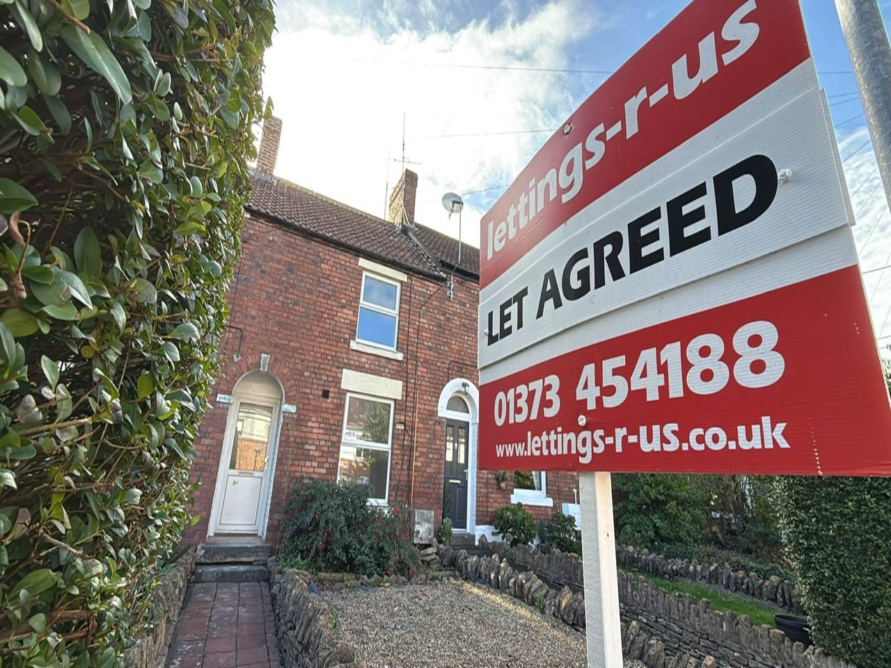 3 bed House (unspecified) for rent in Melksham. From lettings-r-us - Frome