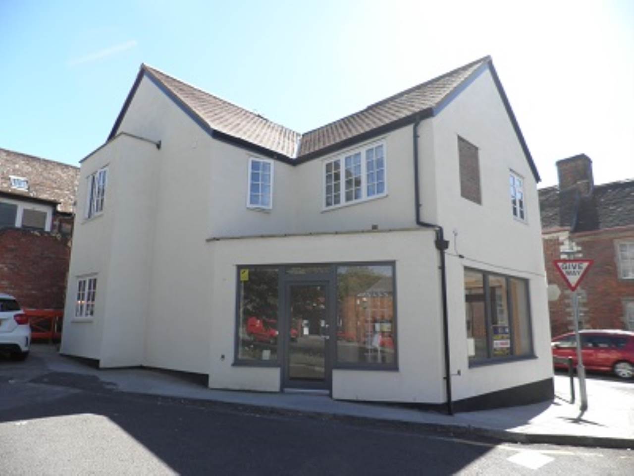 1 bed 1st Floor Flat for rent in Wincanton. From lettings-r-us - Frome