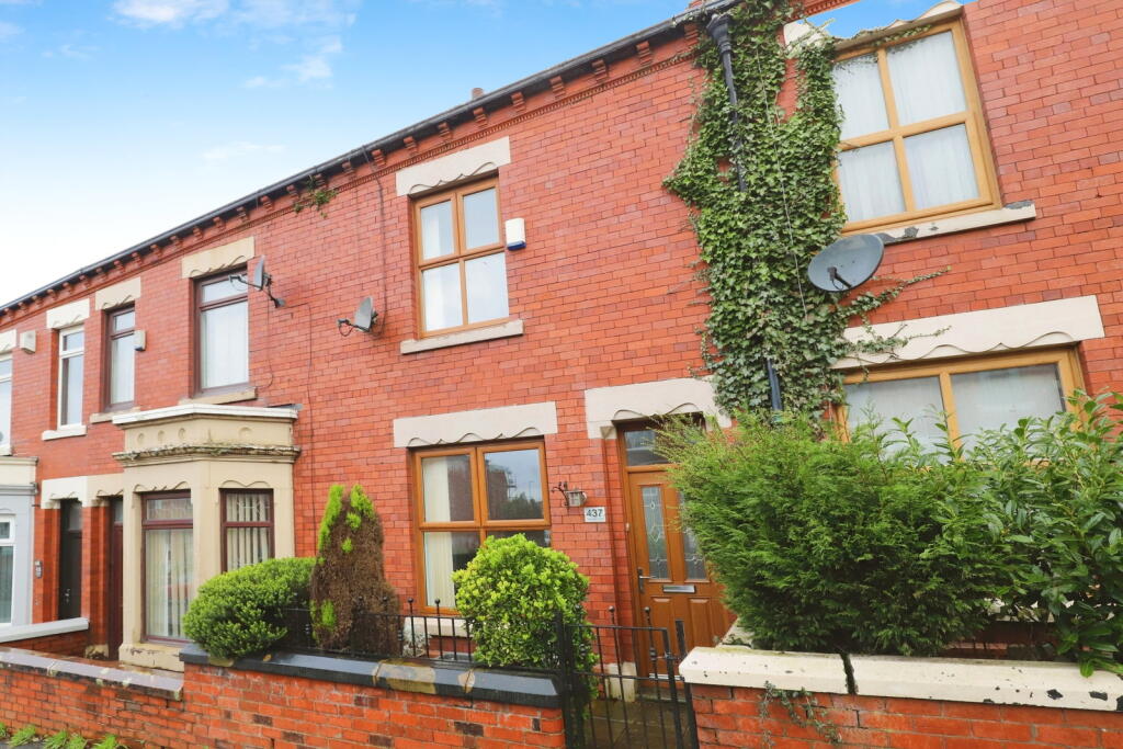 2 bed Mid Terraced House for rent in Oldham. From Kristian Allan - Bury 2 bed Mid Terraced House for rent in Oldham. From Kristian Allan - Bury