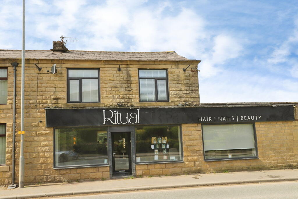 2 bed Apartment for rent in Shuttleworth. From Kristian Allan - Bury