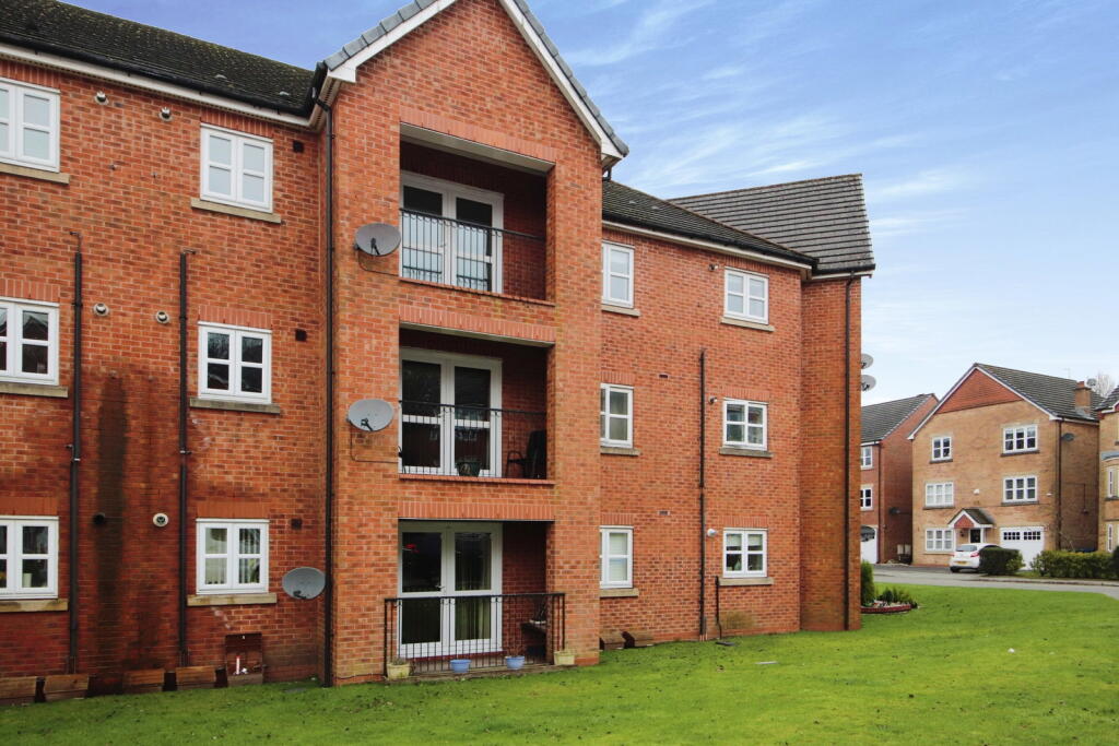 2 bed Apartment for rent in Affetside. From Kristian Allan - Bury