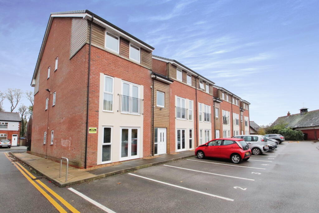 2 bed Semi Detached for rent in Walkden. From Kristian Allan - Bury