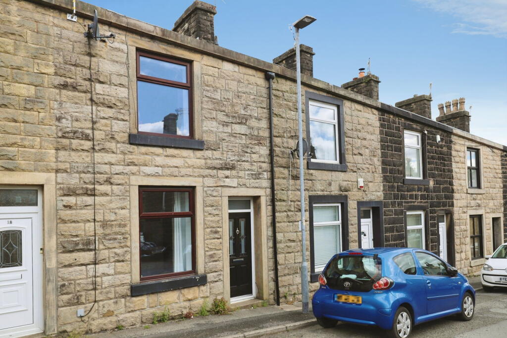 2 bed Mid Terraced House for rent in Ramsbottom. From Kristian Allan - Bury