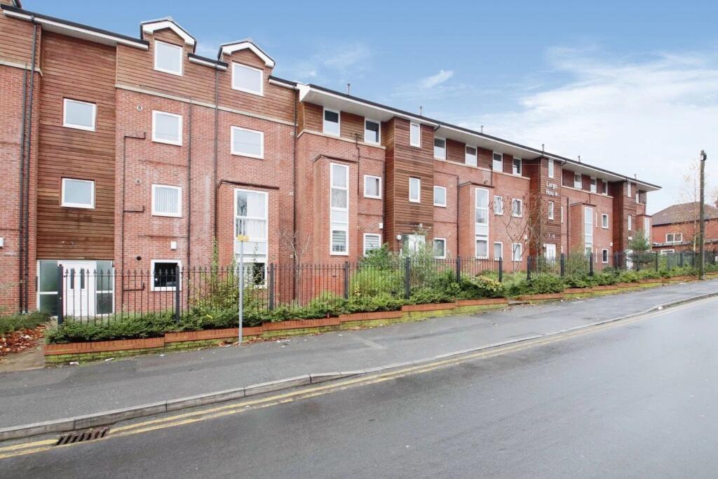 2 bed 1st Floor Flat for rent in Walkden. From Kristian Allan - Bury