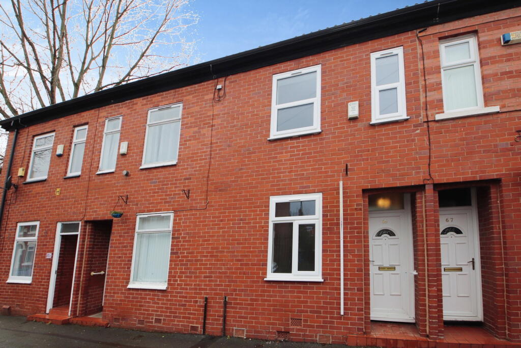 2 bed Mid Terraced House for rent in Failsworth. From Kristian Allan - Bury
