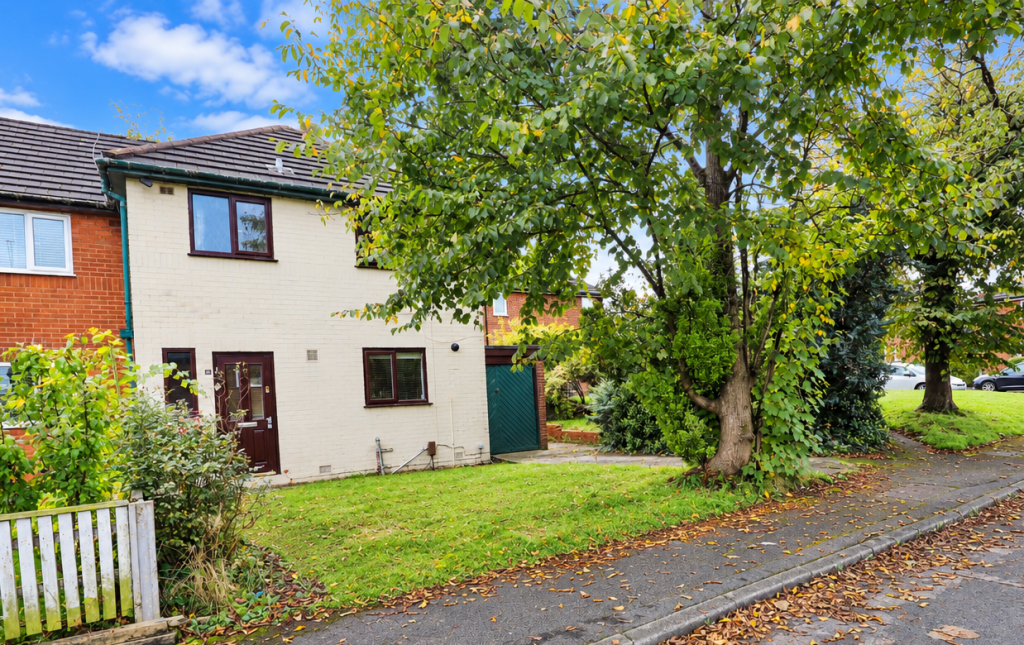 3 bed End of Terrace for rent in Hunger Hill. From Kristian Allan - Bury