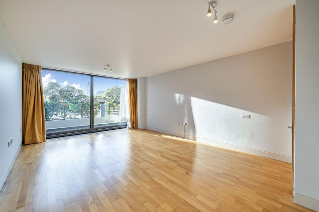 3 bed 1st Floor Flat for rent in Bermondsey. From Daniel Cobb - Westminster