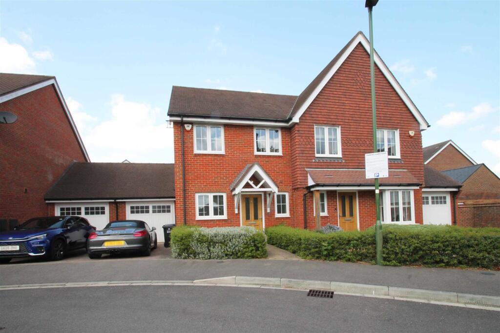 2 bed Detached for rent in Pease Pottage. From Goldin Lemcke - Hove