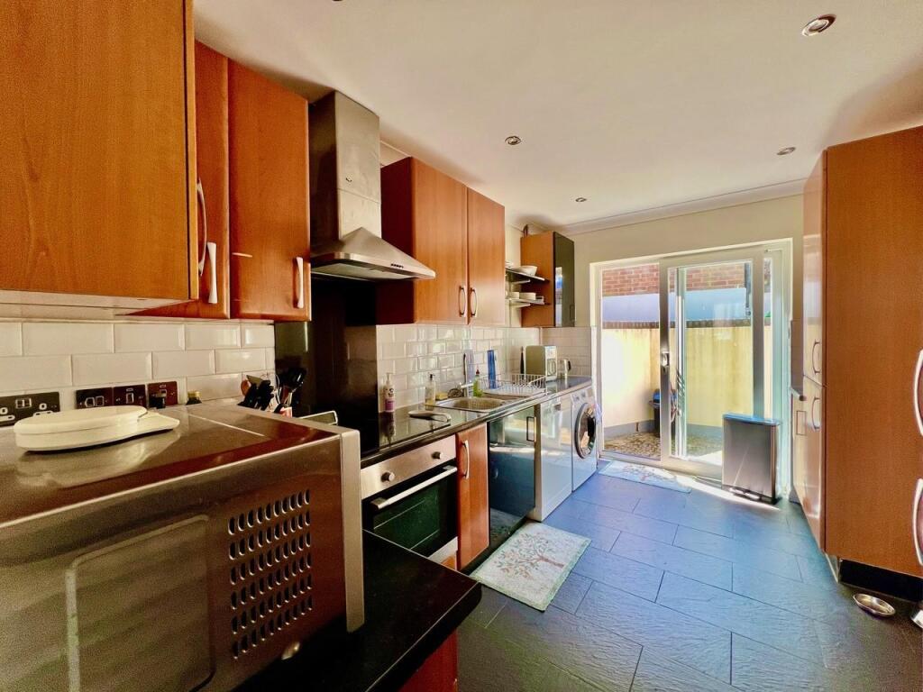 5 bed Detached for rent in Portslade-by-Sea. From Goldin Lemcke - Hove 5 bed Detached for rent in Portslade-by-Sea. From Goldin Lemcke - Hove