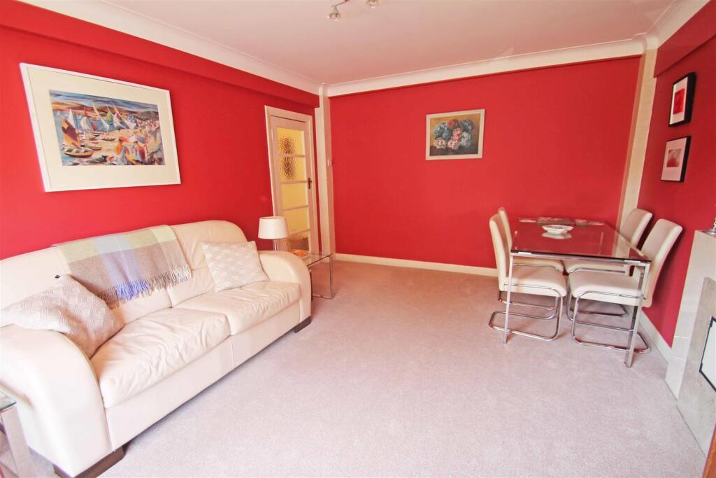 1 bed Apartment for rent in Brighton and Hove. From Goldin Lemcke - Hove 1 bed Apartment for rent in Brighton and Hove. From Goldin Lemcke - Hove