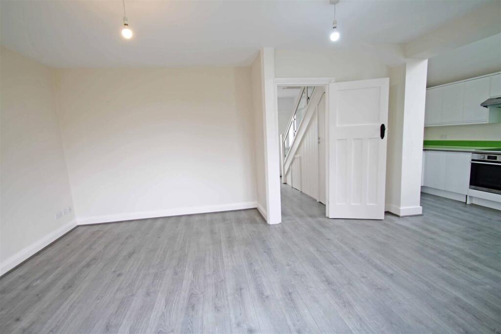 3 bed Semi Detached for rent in Ditchling. From Goldin Lemcke - Hove 3 bed Semi Detached for rent in Ditchling. From Goldin Lemcke - Hove