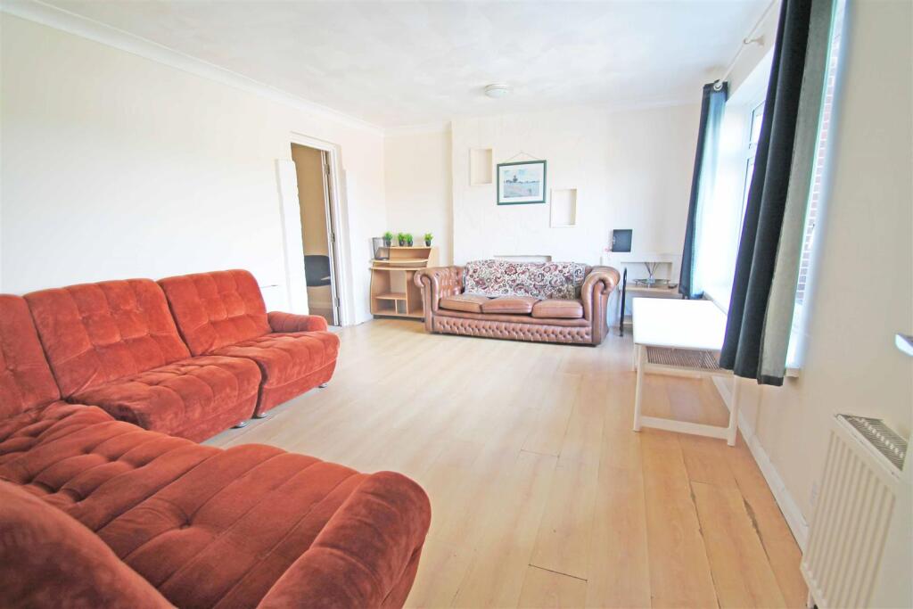 4 bed Detached for rent in Ovingdean. From Goldin Lemcke - Hove