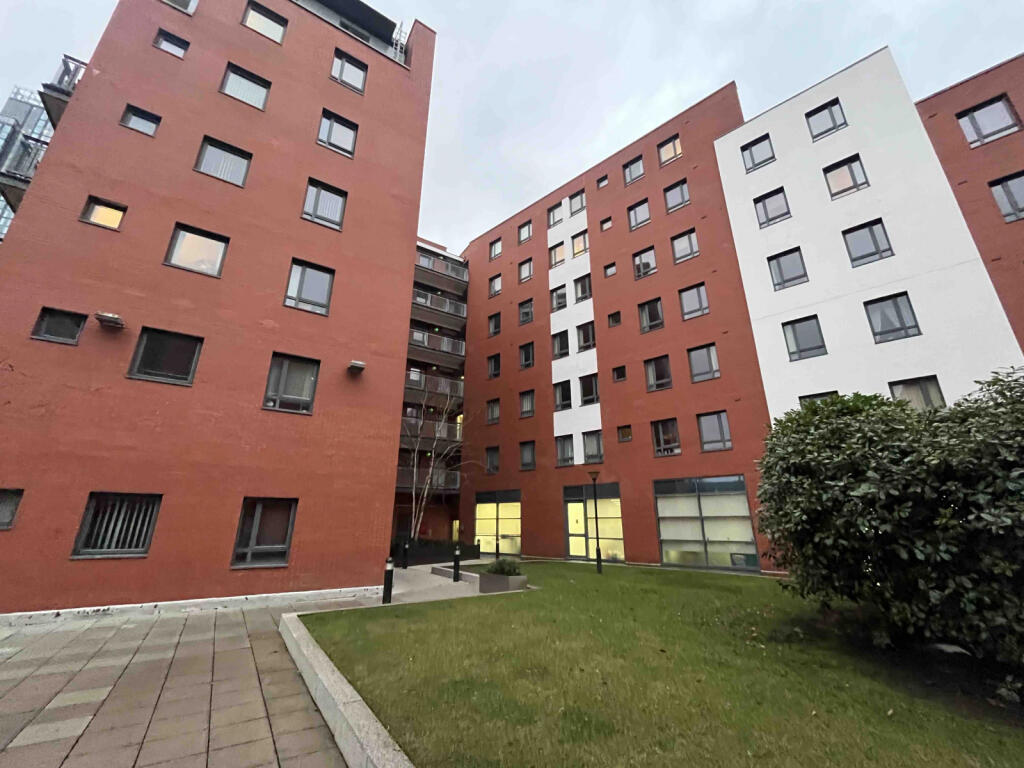 2 bed Apartment for rent in Manchester. From C & R Properties Ltd - Salford Manchester