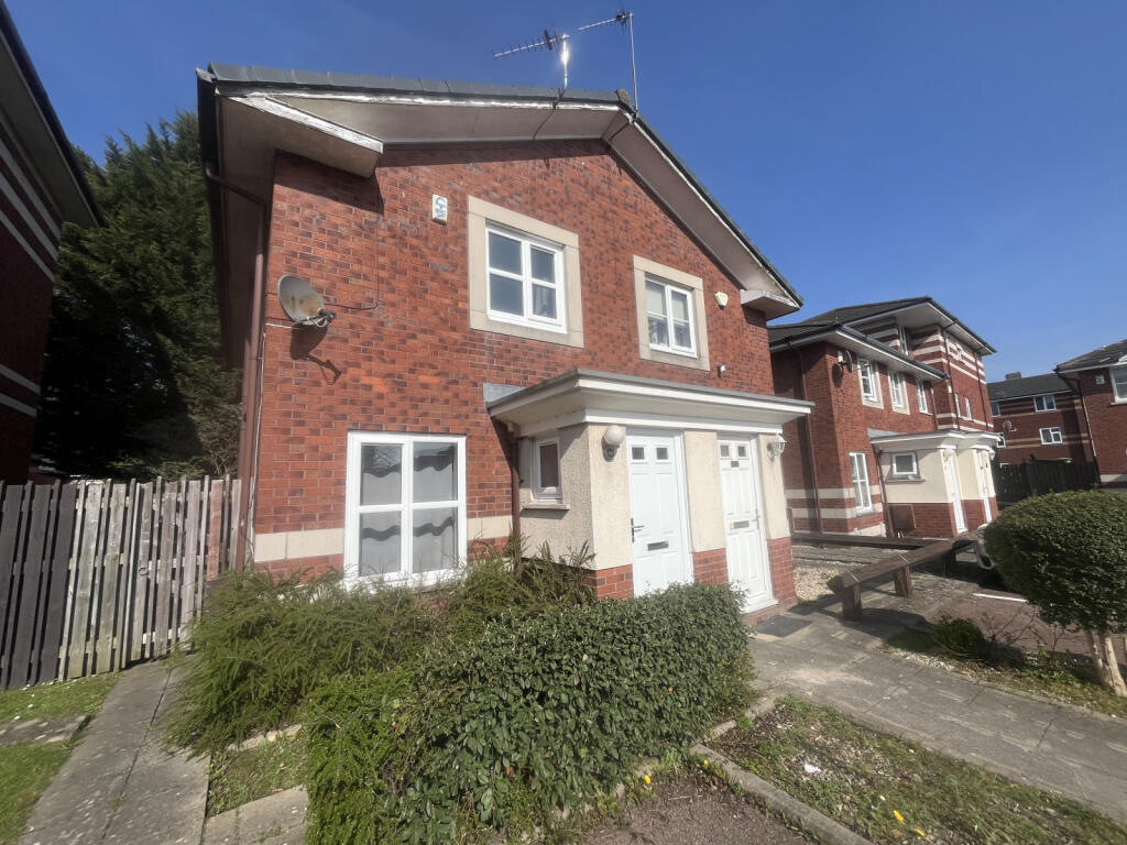 2 bed Semi Detached for rent in Charlestown. From C & R Properties Ltd - Salford Manchester 2 bed Semi Detached for rent in Charlestown. From C & R Properties Ltd - Salford Manchester
