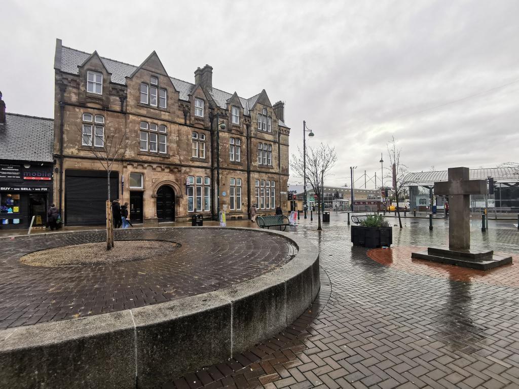 3 bed 1st Floor Flat for rent in Eccles. From C & R Properties Ltd - Salford Manchester