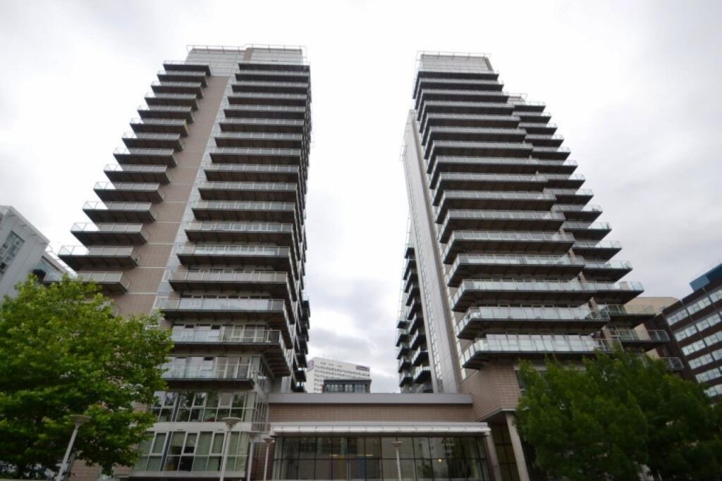 2 bed Apartment for rent in Manchester. From C & R Properties Ltd - Salford Manchester