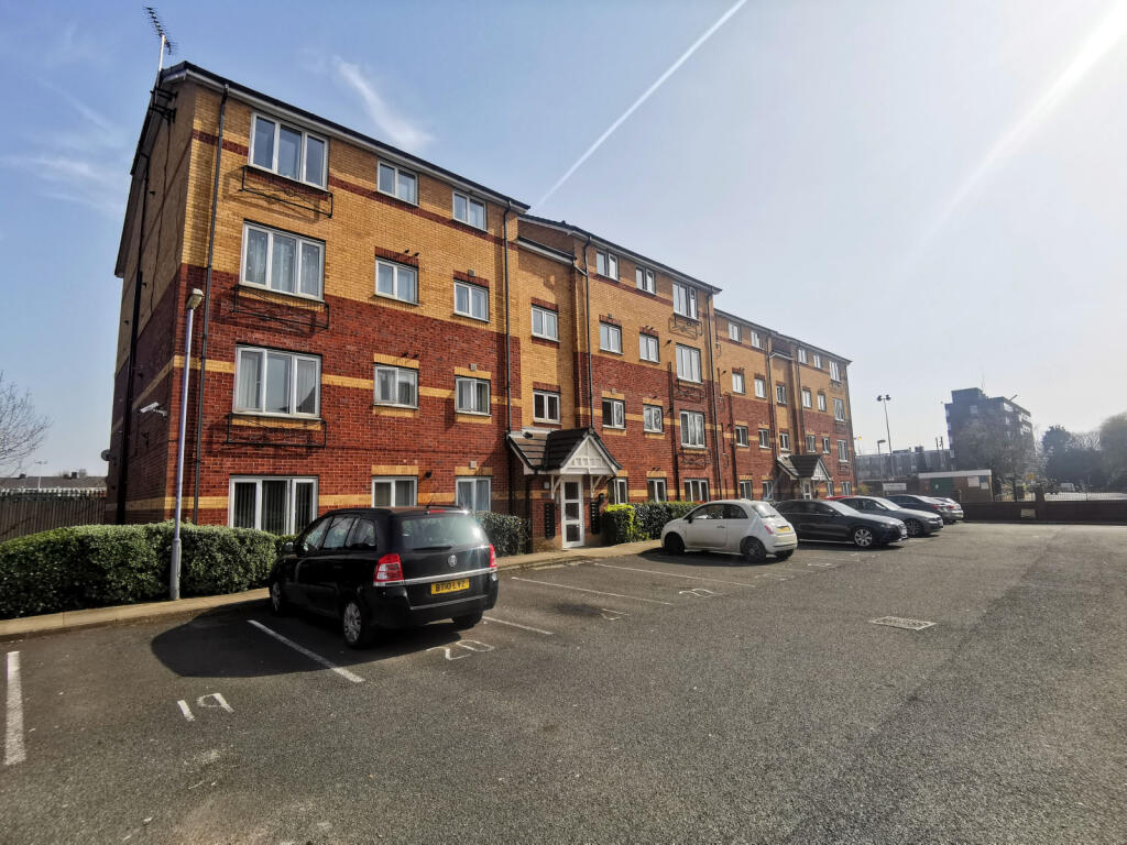 2 bed Apartment for rent in Salford. From C & R Properties Ltd - Salford Manchester 2 bed Apartment for rent in Salford. From C & R Properties Ltd - Salford Manchester