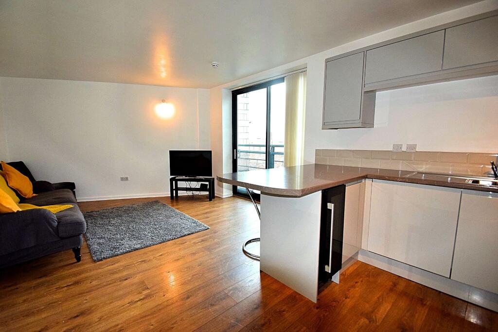 2 bed Apartment for rent in Manchester. From C & R Properties Ltd - Salford Manchester
