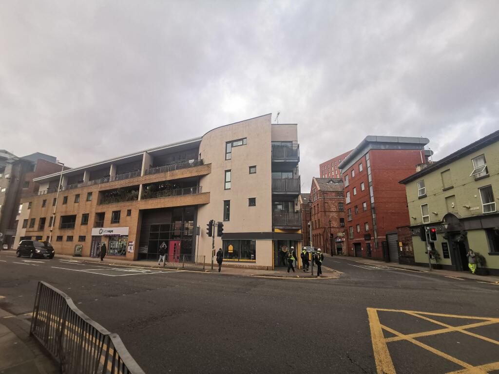 2 bed Apartment for rent in Manchester. From C & R Properties Ltd - Salford Manchester