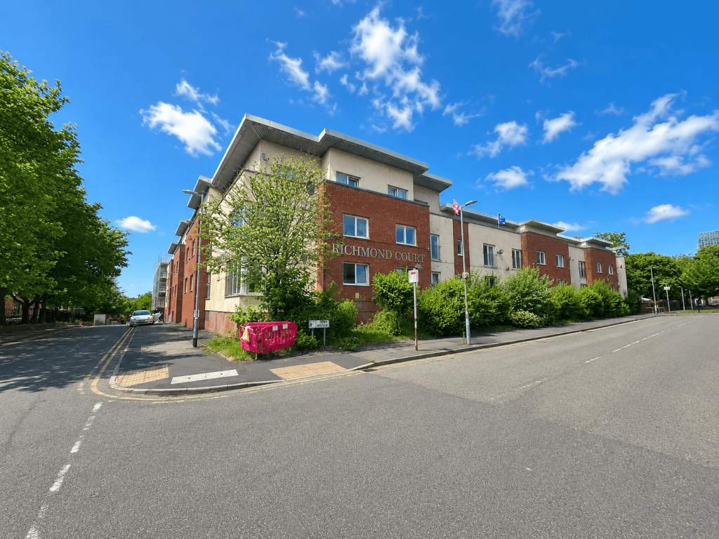 3 bed Apartment for rent in Manchester. From C & R Properties Ltd - Salford Manchester 3 bed Apartment for rent in Manchester. From C & R Properties Ltd - Salford Manchester